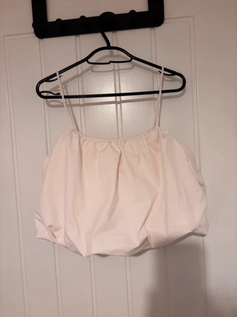 Women’s H&M cream cropped puffball top with spaghetti straps - size L